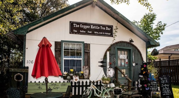 Sip More Than 130 Teas From Around The World At The Copper Kettle Tea Bar In Alabama
