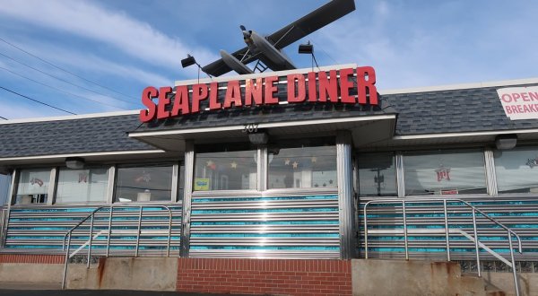 Visit Seaplane Diner, The Small Town Diner In Rhode Island That’s Been Around Since The 1950s