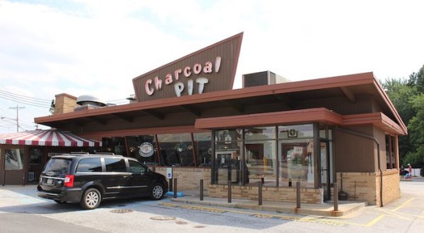 The Charcoal Pit Is A Tiny, Old-School Drive-In That Might Be One Of The Best Kept Secrets In Delaware