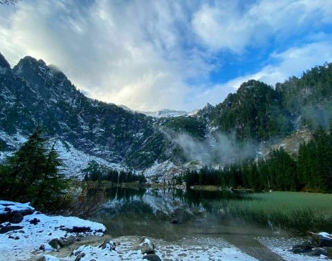 Hike To A Gorgeous Hidden Lake On This Quiet Washington Trail
