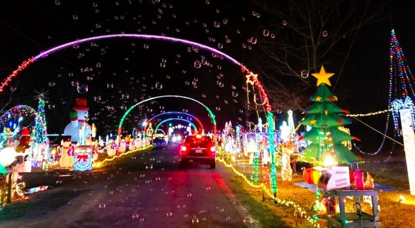 Drive Through Millions Of Lights At Finney’s Christmas Wonderland In Arkansas At Their Holiday Display