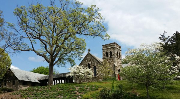 Grace Episcopal Church Is A Pretty Place Of Worship In North Carolina