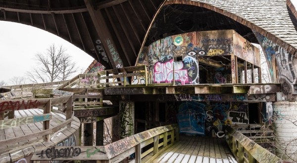 This Eerie And Fantastic Footage Takes You Inside Michigan’s Abandoned Zoo