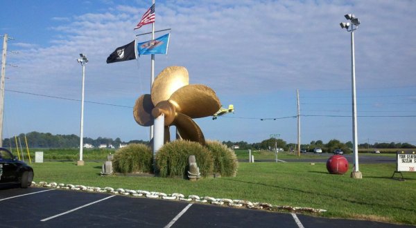 8 Roadside Attractions And Quirky Sights That Every Delawarean Should Add To Their Bucket List
