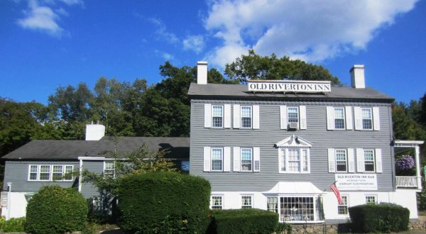 A Historic Bed And Breakfast In Connecticut, The Old Riverton Inn Is Absolutely Charming