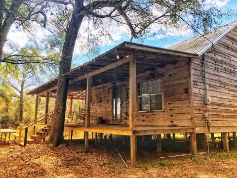 This Creekside Cabin In Mississippi Is Perfect For Your Next Glamping Adventure