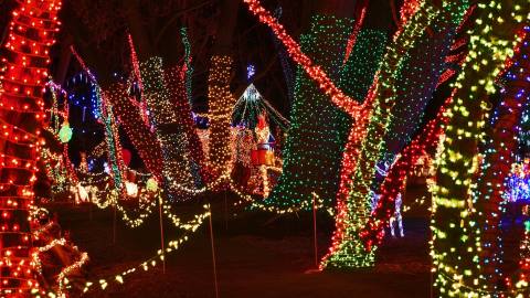 The Rock Creek General Store In Idaho Is Home To An Epic Holiday Light Display That Doesn't Cost A Thing To See