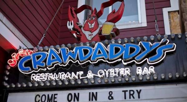 Get A Taste Of Cajun Country When You Visit Crawdaddy’s Restaurant And Oyster Bar In Tennessee