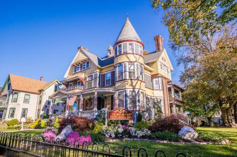 Spend The Night In An 1800s Home At The Wallingford Victorian Inn, A Gorgeous Getaway In Connecticut