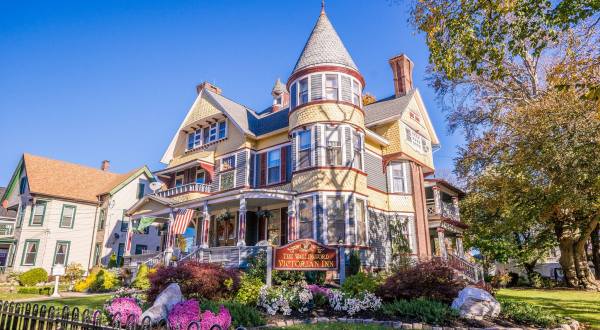 Spend The Night In An 1800s Home At The Wallingford Victorian Inn, A Gorgeous Getaway In Connecticut