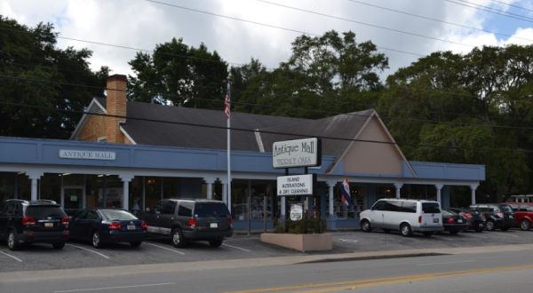Browse Two Floors And 10,000 Square Feet Of Vintage Items At Terrace Oaks Antique Mall In South Carolina