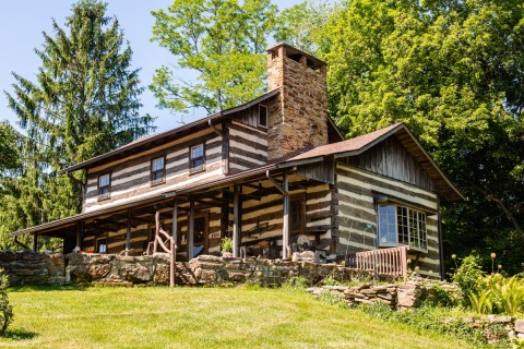 Stroll Through The Apple Orchard, Fish In The Pond And Relax By The Fire At Ohio Log House Bed & Breakfast