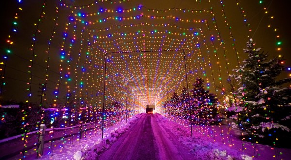 10 Drive-Thru Christmas Lights Displays In Wisconsin The Whole Family Can Enjoy