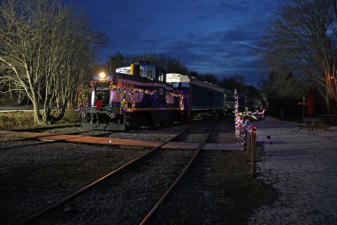 This Holiday Murder Mystery Train Ride In Rhode Island Is Certainly Spirited