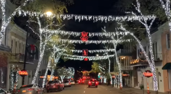 You’ve Gotta See These 6 Spectacular Neighborhood Christmas Light Displays In Mississippi