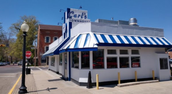 11 Small Town Burger Joints In Ohio That Beat Fast Food Chains Any Day