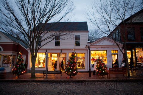 Every Year, The Charming Town Of Nantucket In Massachusetts Transforms Into A Winter Wonderland