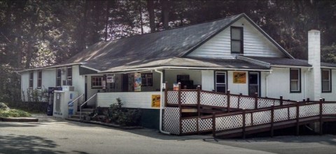 Dig Into A Delicious Meal From This Quaint General Store And Deli In Pennsylvania
