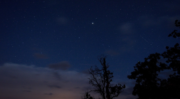 7 Of The Darkest Places In Kansas That Are Set Up For Stargazing