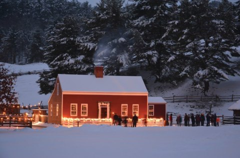 Christmas In These 5 New York Towns Looks Like Something From A Hallmark Movie