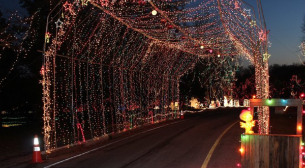 Celebrate The Season With The Ultimate Christmastime Bucket List In Missouri
