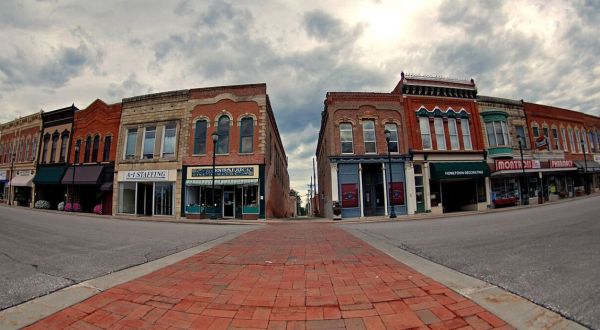 Plan A Trip To Winterset, One Of Iowa’s Most Charming Historic Towns