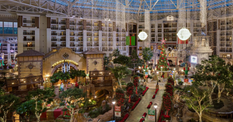The Gaylord Texan Hotel In Texas Gets All Decked Out For Christmas Each Year