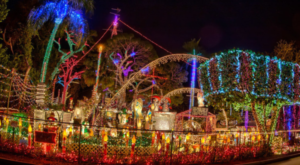 The Oakdale Christmas House, A Florida Christmas Display Is Among The Most Beautiful In The Country