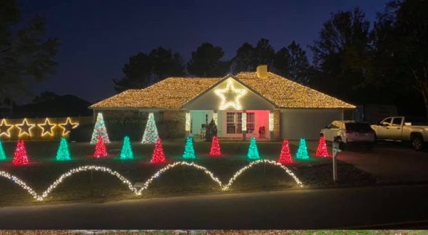 After Garnering Attention From Around The World, This Residential Holiday Display In Mississippi Has Gone Viral