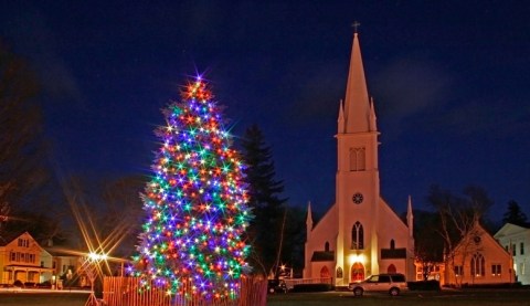 These 7 Small Towns In Connecticut Honor Christmas In The Most Magical Way