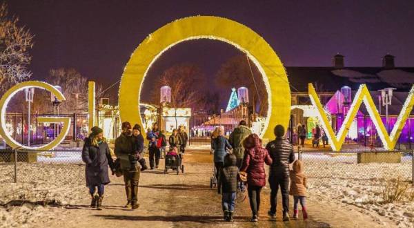 Enjoy Fair Food And Holiday Lights When You Visit This Dazzling Light Show In Minnesota