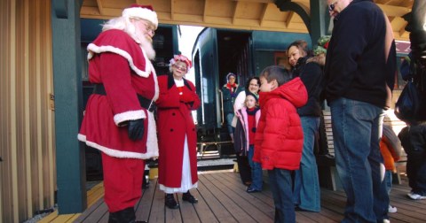 The Magical Holiday Train Ride In Arkansas Everyone Should Experience At Least Once