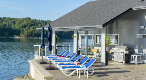 Forget The Resorts, Rent This Charming Waterfront House In Washington Instead
