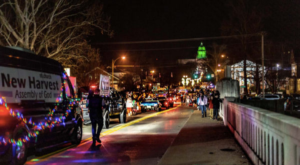 Celebrate The Season With A Festive Drive-Thru Christmas Parade In Kentucky