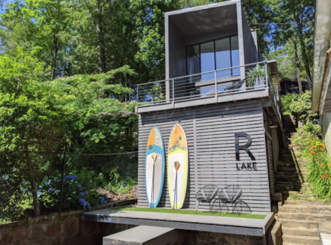 Forget The Resorts, Rent This Charming Waterfront Tiny House In Georgia Instead