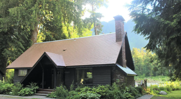 Enjoy Seclusion And Solitude At This Luxurious Riverfront Cabin In Washington