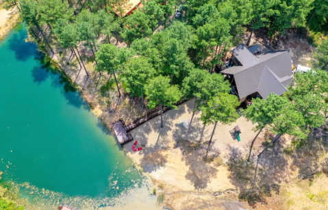 Forget The Resorts, Rent This Charming Waterfront Airbnb In Oklahoma Instead