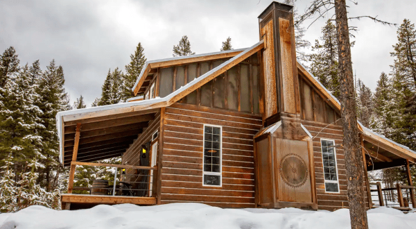 You’ll Never Want To Leave This Luxurious, Cozy Cabin In Montana