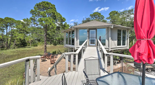 Forget The Resorts, Rent This Charming Waterfront Airbnb In South Carolina Instead
