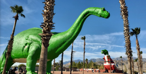 The Massive Cabazon Dinosaurs In Southern California Are All Decked Out For Christmas And It's An Epic Sight To See