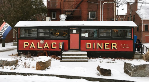 The Massive Pancakes At Palace Diner In Maine Might Just Be The Best Reason To Wake Up