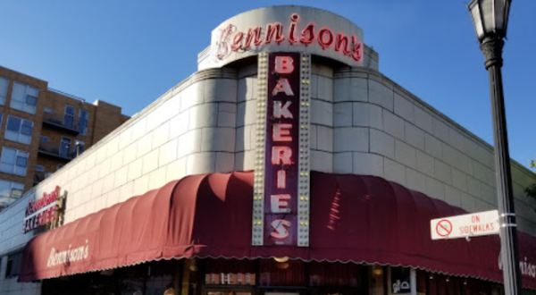 Bennison’s Bakery Has Been Making Mouthwatering European Pastries In Illinois Since 1938