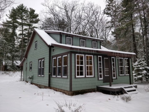 There's A Quaint 1920s Cottage In The Woods At Michigan's Hoeft State Park And You'll Want To Spend The Night