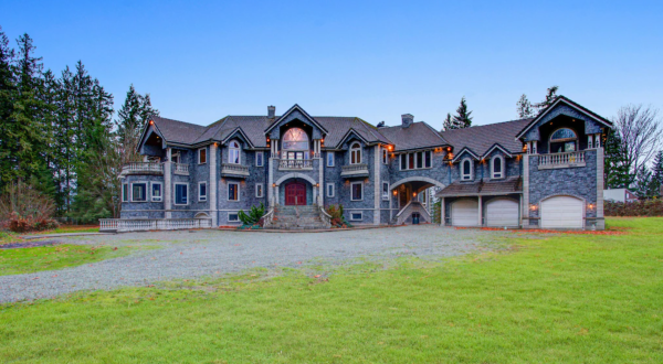 You Can Rent An Entire 20,000 Square Foot Luxury Castle Right Here In Washington