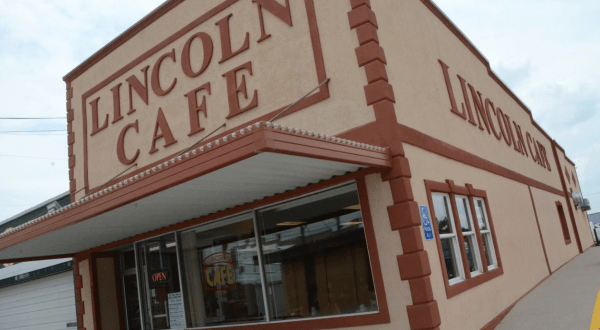 Warm Up With A Cup Of Homemade Soup Or Chili At The Lincoln Cafe Here In Small Town Iowa