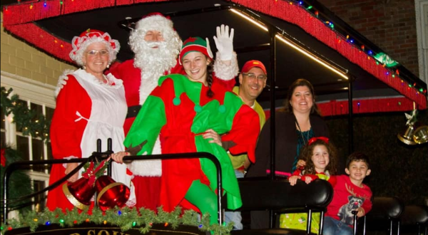 Take A Carriage Ride Driven By Santa Himself In South Carolina This Season