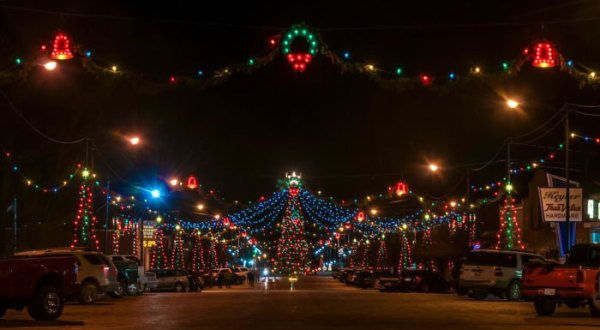 These 9 Small Towns In Kansas Honor Christmas In The Most Magical Way