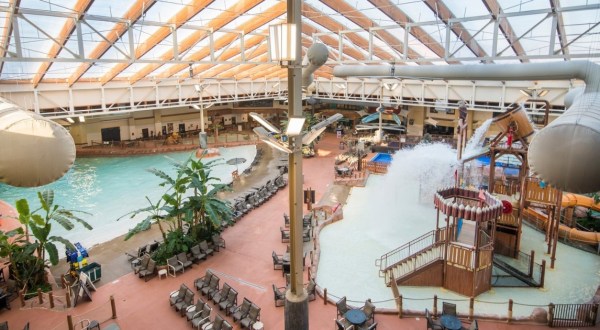 Warm Up This Winter At The Largest Indoor Waterpark In Tennessee, The Wilderness At The Smokies