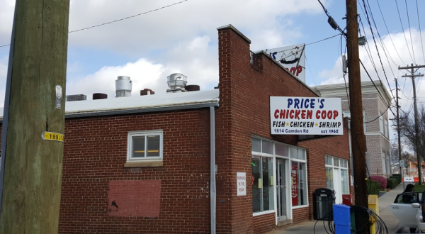 The Fried Chicken at Price’s Chicken Coop In North Carolina Might Just Be Better Than Your Mom’s