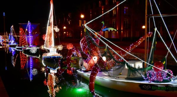 This Holiday Boat Display In Maryland Is Better Than Ever For 2023